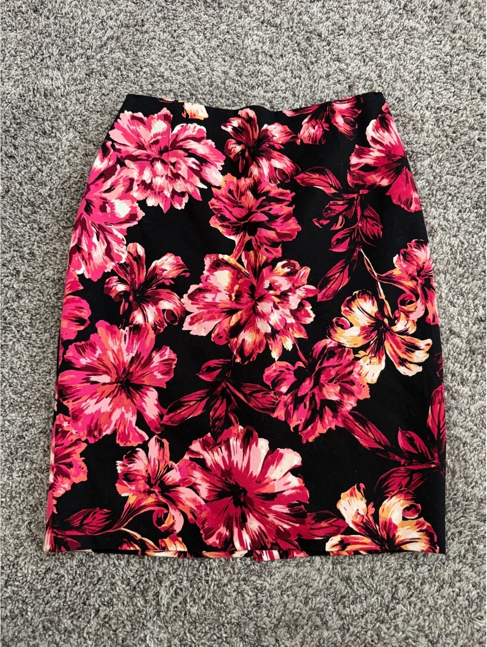 WHBM Pink Floral Cotton Blend Stretch Black Career Pencil Skirt Size 6
